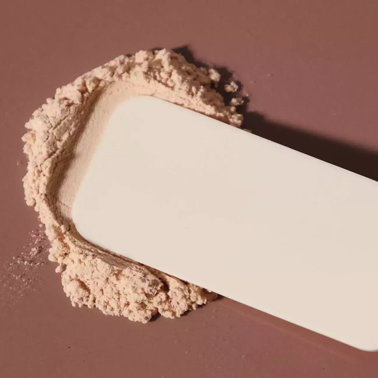 Tone Correcting Loose Powder image 3